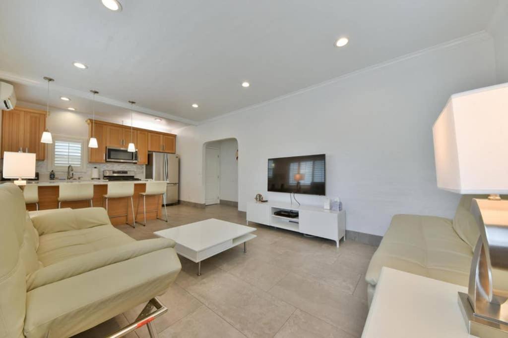 1000#1 Contemporary Home W/ Parking, Grill, & Ac! Newport Beach Exterior foto